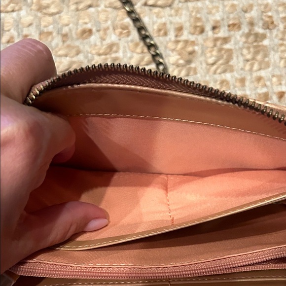 Elegant Tan Leather Women's Bag - Picture 7 of 12